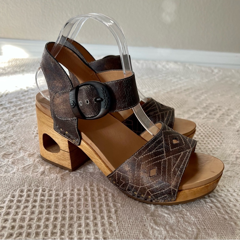 Dansko Odele Metallic Wood Block Heel Sandal Buckle Strap Adjustable Size 39 - Picture 15 of 15